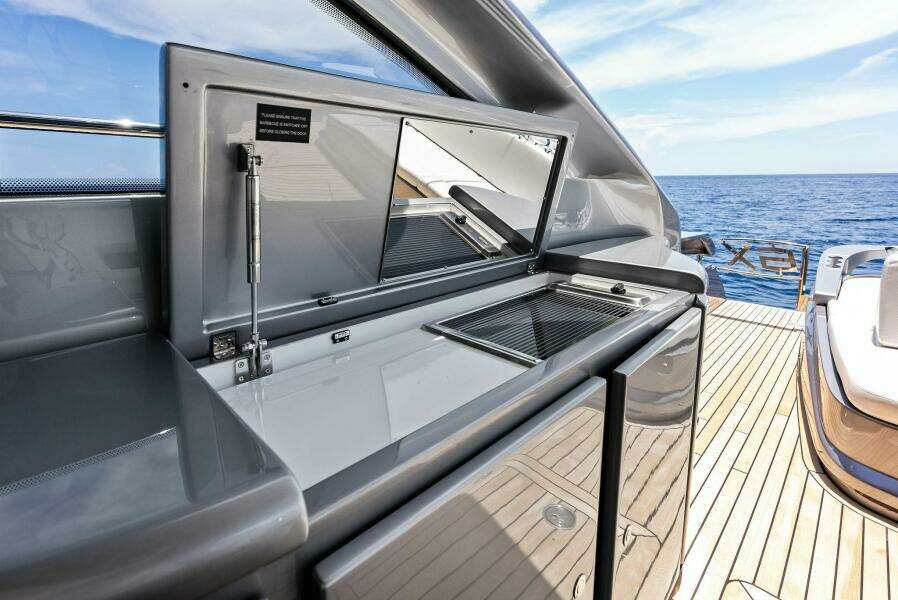 Ferretti Pershing Trade 60ft Pershing Yacht For Sale