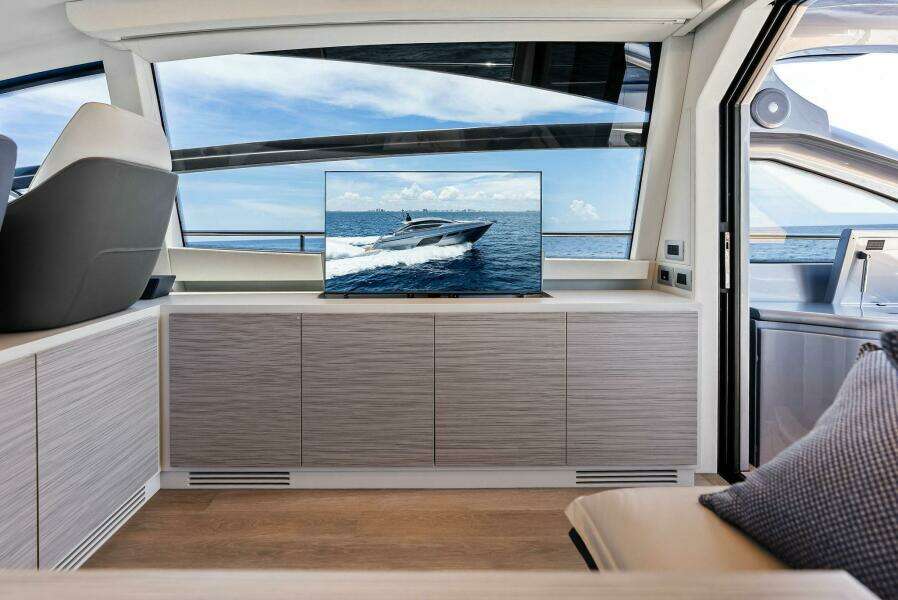 Ferretti Pershing Trade 60ft Pershing Yacht For Sale