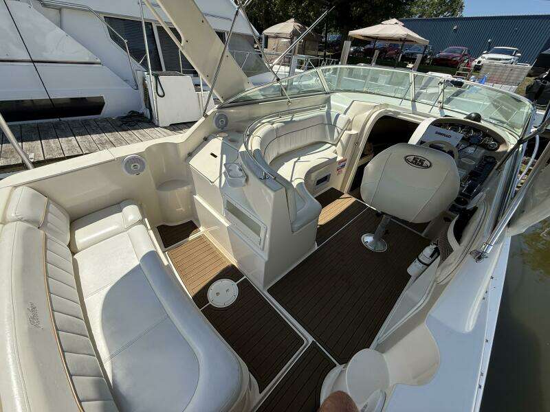 Pullin J s 27ft Rinker Yacht For Sale