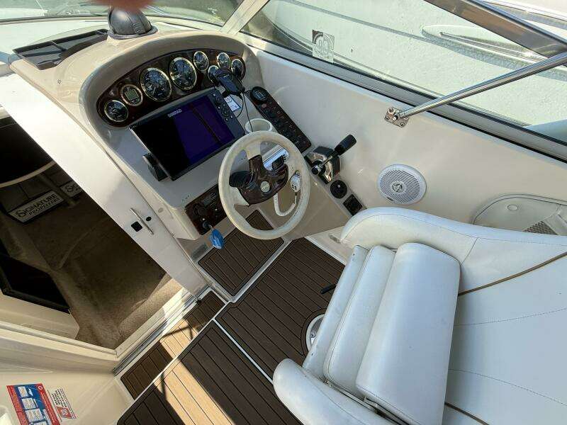 Pullin J s 27ft Rinker Yacht For Sale