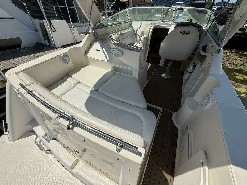 Pullin J s 27ft Rinker Yacht For Sale
