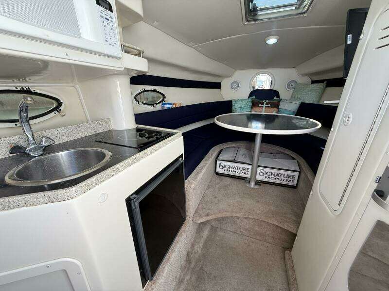 Pullin J s 27ft Rinker Yacht For Sale