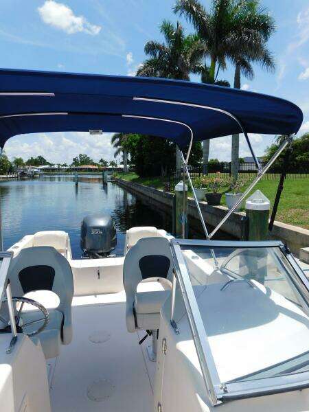 24ft Grady White Yacht For Sale
