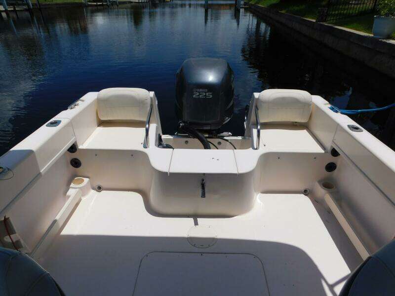 24ft Grady White Yacht For Sale