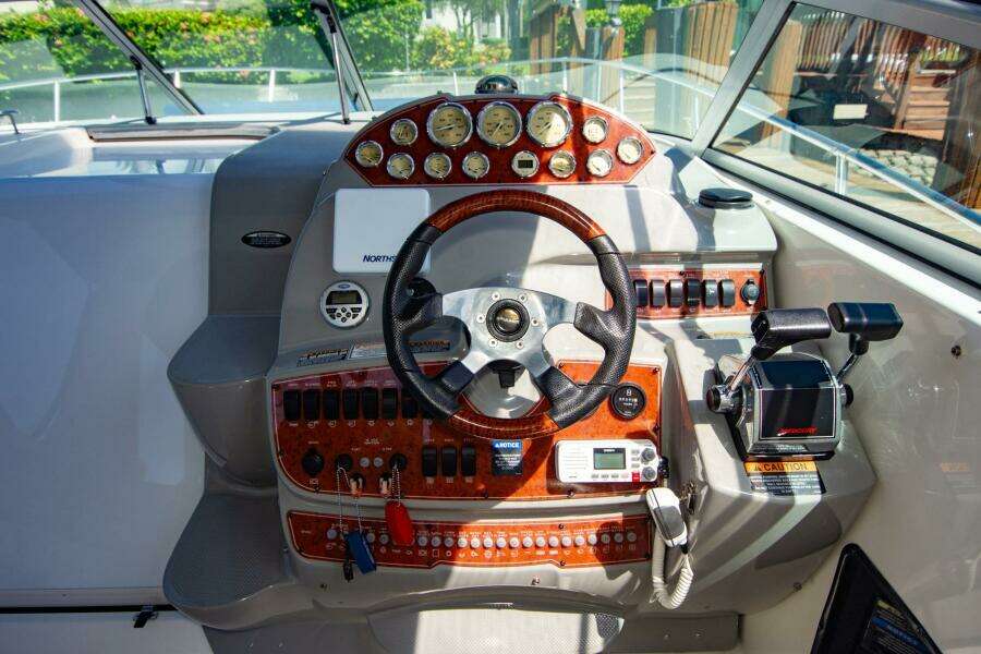 Bombacho 34ft Bayliner Yacht For Sale