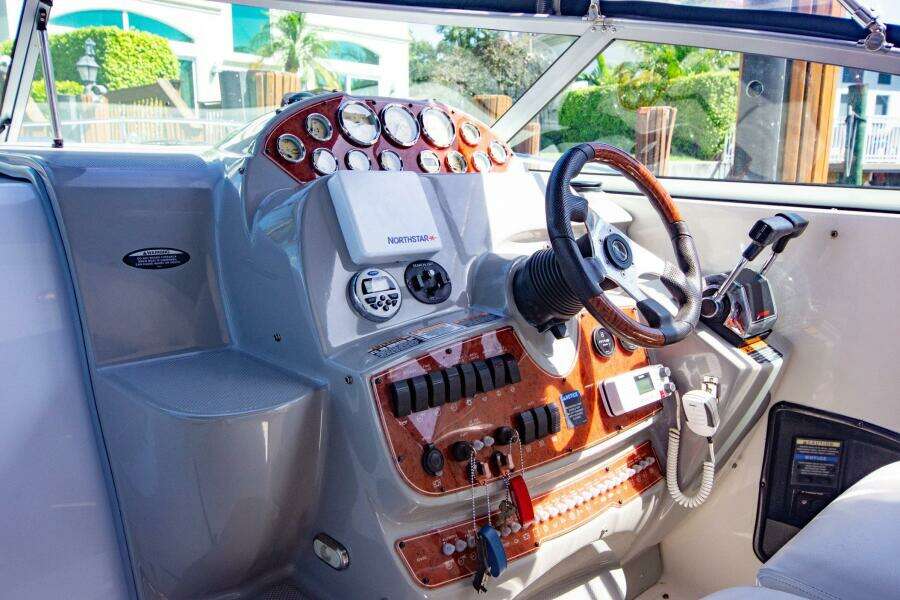 Bombacho 34ft Bayliner Yacht For Sale