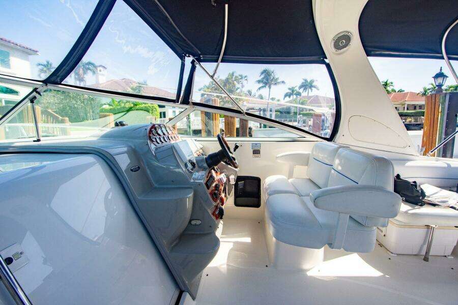 Bombacho 34ft Bayliner Yacht For Sale