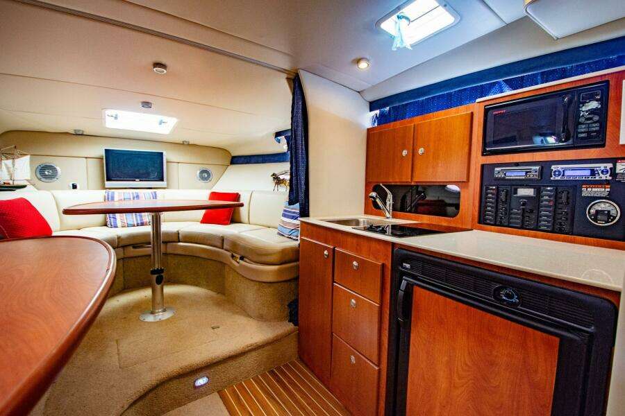 Bombacho 34ft Bayliner Yacht For Sale