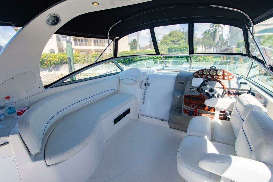 Bombacho 34ft Bayliner Yacht For Sale