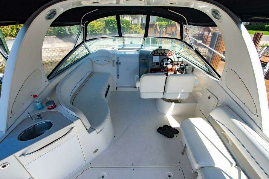 Bombacho 34ft Bayliner Yacht For Sale