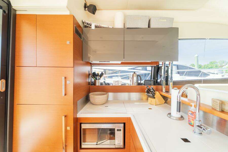 Sea Ya 50ft Prestige Yacht For Sale