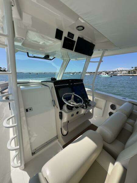 2018 Boston Whaler 38 Outrage - M22