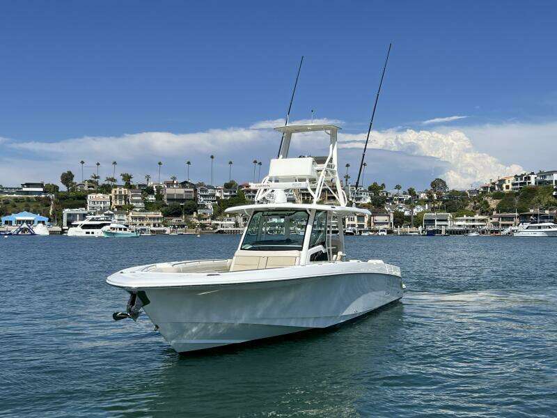 2018 Boston Whaler 38 Outrage - M22