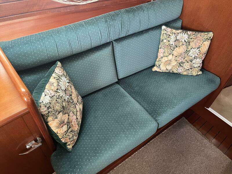 Europa 38ft Beneteau Yacht For Sale
