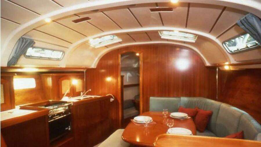 Beneteau Oceanis 381
