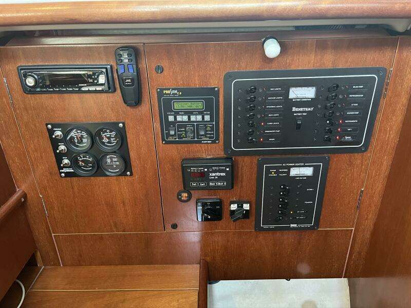 Europa 38ft Beneteau Yacht For Sale