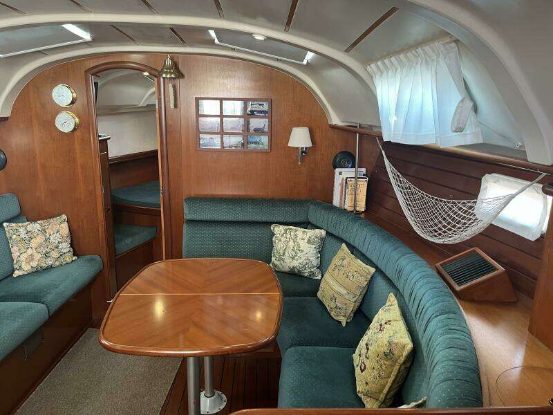 Europa 38ft Beneteau Yacht For Sale