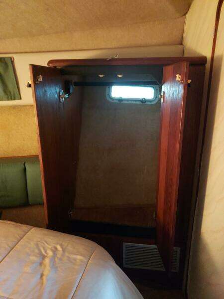 Gypsy Rouge 38ft Bayliner Yacht For Sale