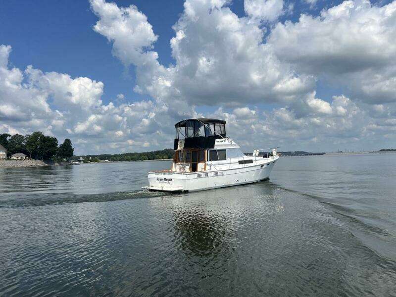 Gypsy Rouge 38ft Bayliner Yacht For Sale