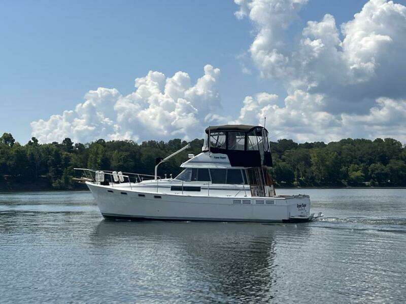 Gypsy Rouge 38ft Bayliner Yacht For Sale