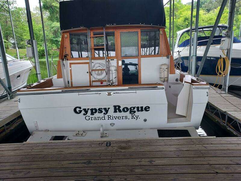 Gypsy Rouge 38ft Bayliner Yacht For Sale