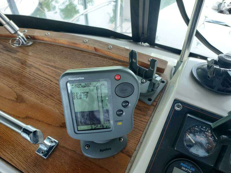 Gypsy Rouge 38ft Bayliner Yacht For Sale