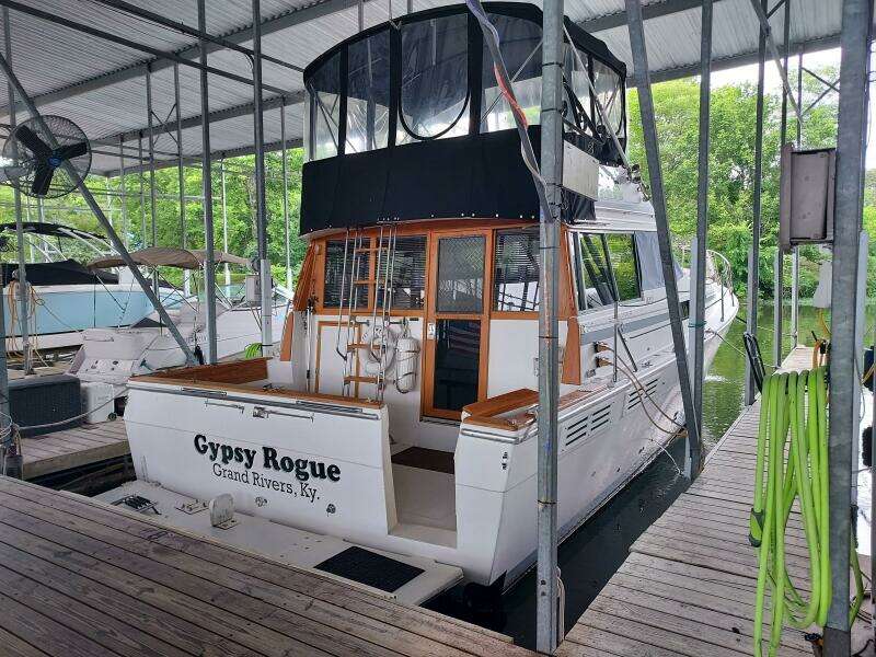 Gypsy Rouge 38ft Bayliner Yacht For Sale