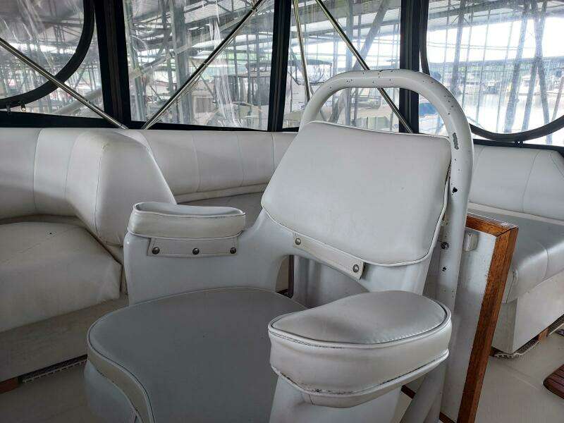 Gypsy Rouge 38ft Bayliner Yacht For Sale