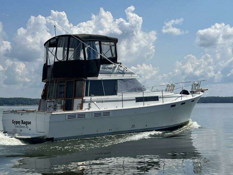 Gypsy Rouge 38ft Bayliner Yacht For Sale