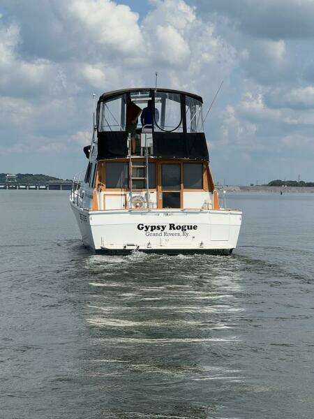 Gypsy Rouge 38ft Bayliner Yacht For Sale