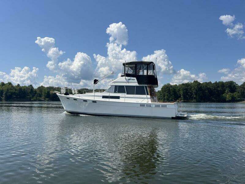 Gypsy Rouge 38ft Bayliner Yacht For Sale