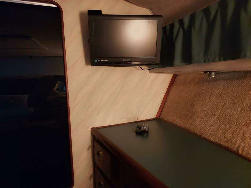 Gypsy Rouge 38ft Bayliner Yacht For Sale