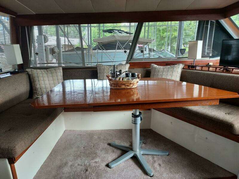 Gypsy Rouge 38ft Bayliner Yacht For Sale