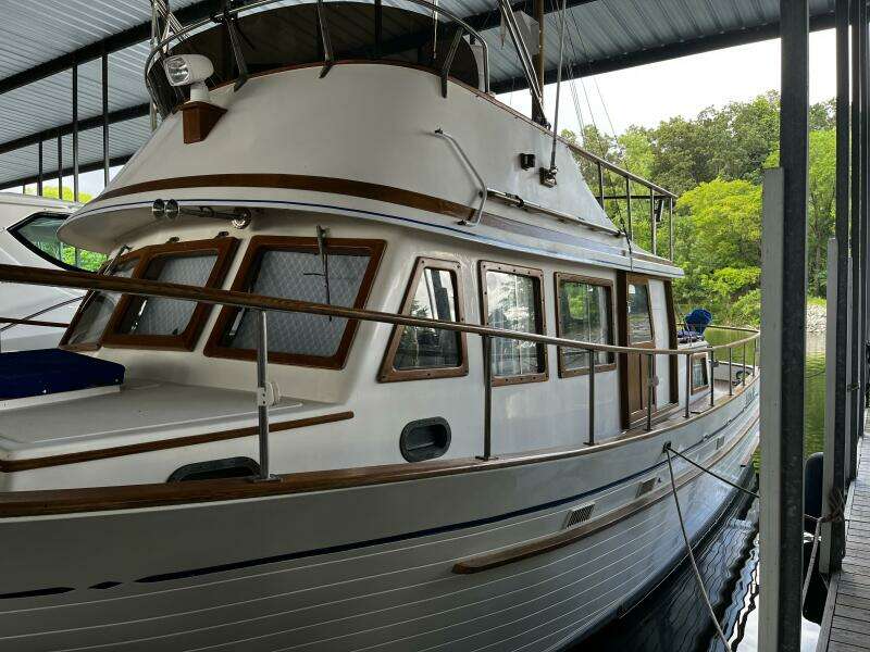 Dale B 36ft Albin Yacht For Sale