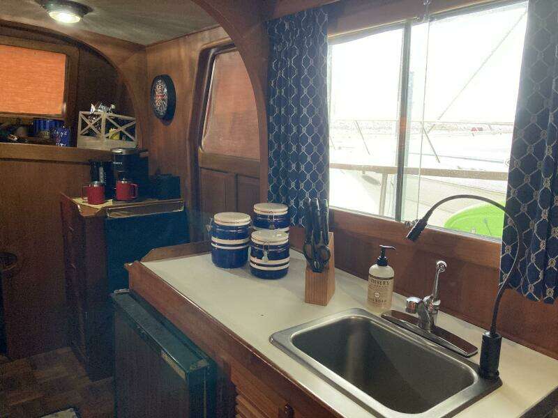 Dale B 36ft Albin Yacht For Sale