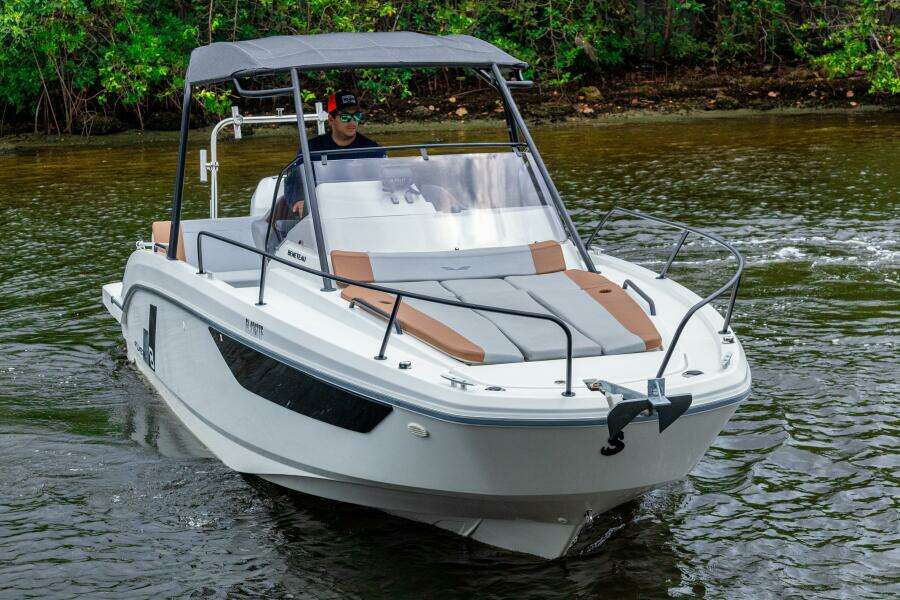 26ft Beneteau Yacht For Sale