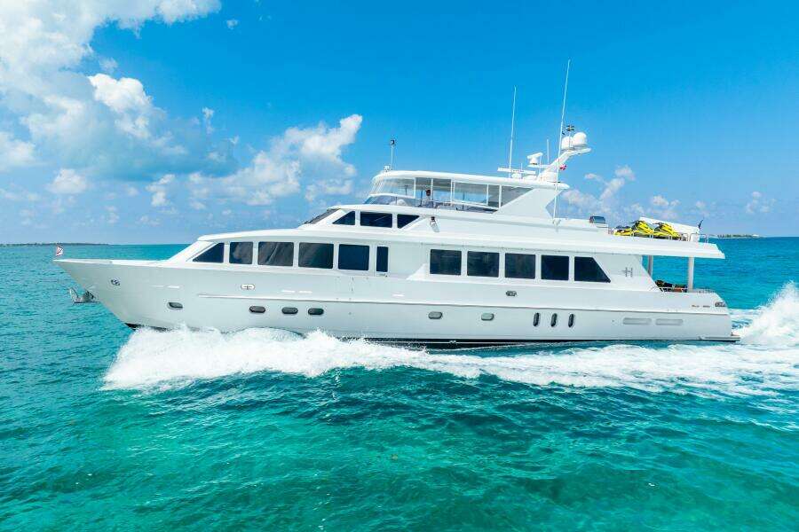 Done Deal 101ft Hargrave Yacht For Sale