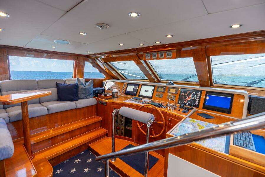 Done Deal 101ft Hargrave Yacht For Sale