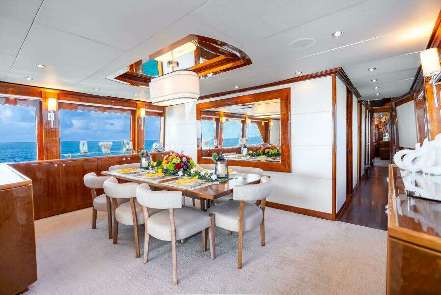 Done Deal 101ft Hargrave Yacht For Sale