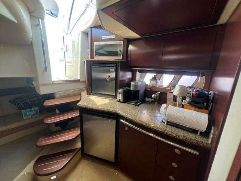Irish Exit 38ft Sea Ray Yacht For Sale