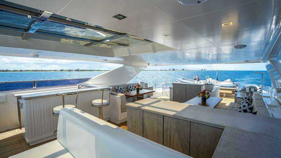 Short Story 122ft Horizon Yacht For Sale