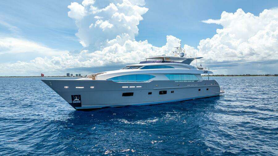 Short Story 122ft Horizon Yacht For Sale