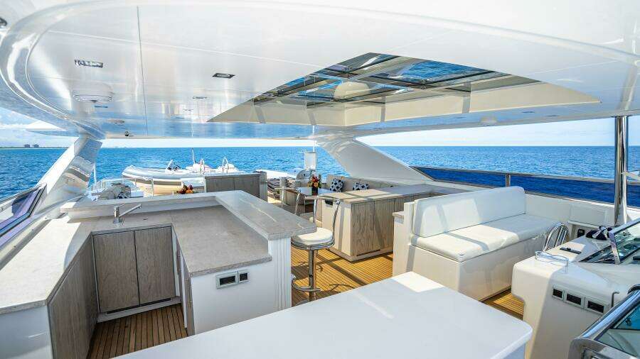 Short Story 122ft Horizon Yacht For Sale