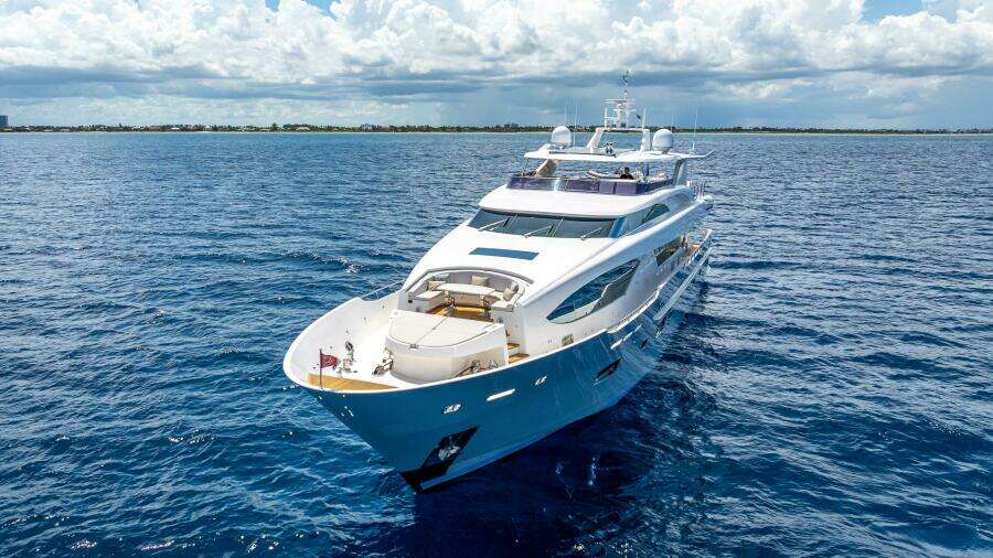 Short Story 122ft Horizon Yacht For Sale