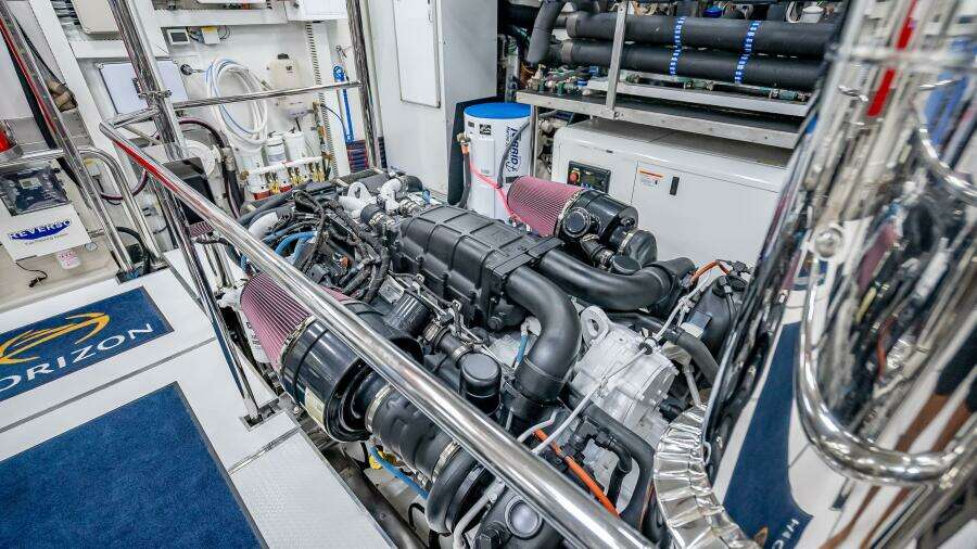 Short Story 122ft Horizon Yacht For Sale