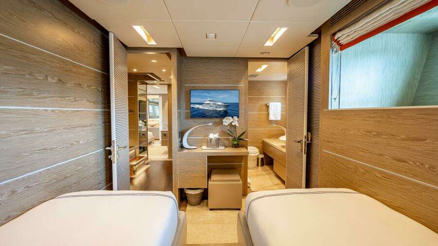 Short Story 122ft Horizon Yacht For Sale