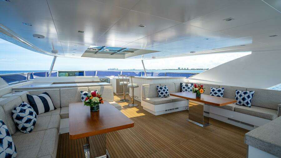 Short Story 122ft Horizon Yacht For Sale