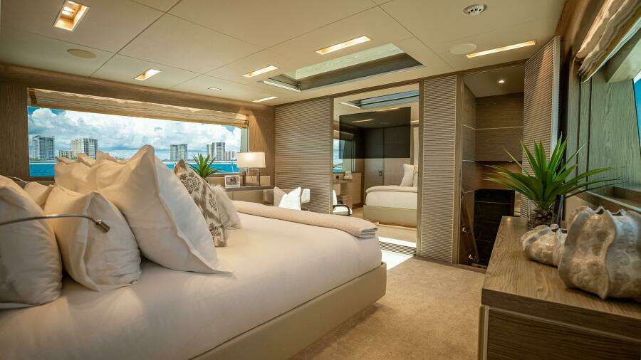 Short Story 122ft Horizon Yacht For Sale