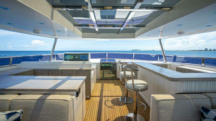 Short Story 122ft Horizon Yacht For Sale