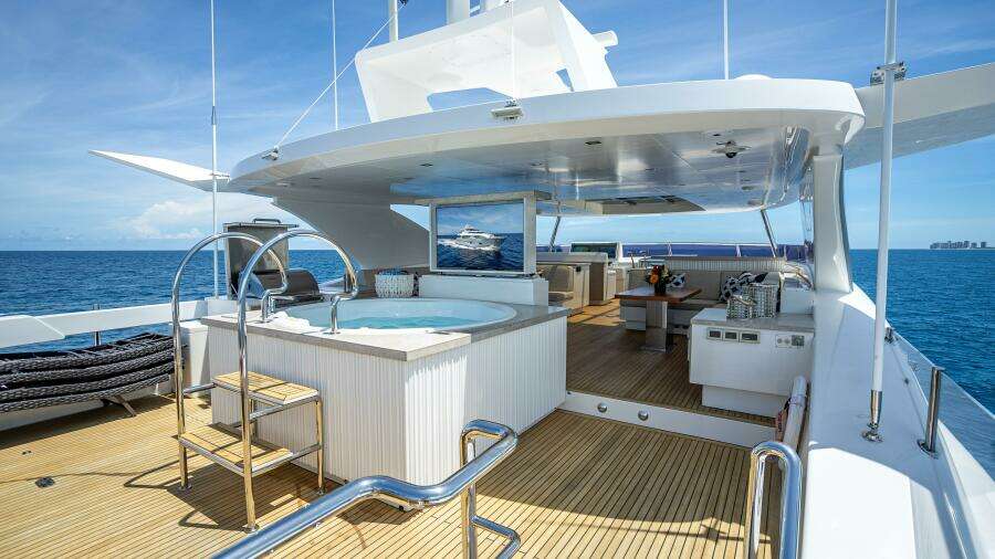 Short Story 122ft Horizon Yacht For Sale